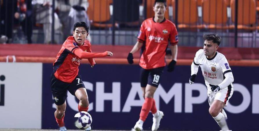 体育资讯-赛地聚焦：亚冠冲刺阶段热度飙升，马赛远射贴柱，目标明确，年轻球员得到机会的简单介绍